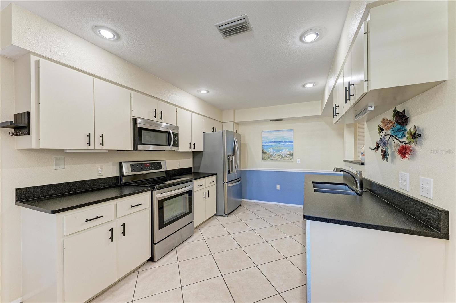 Image 9 of 75 For 3486 51st Avenue Cir W  254