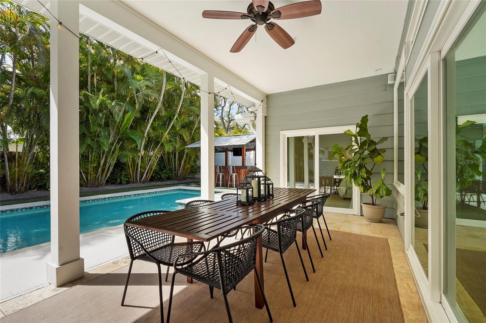 Listing photo id 9 for 1920 Wisteria Street