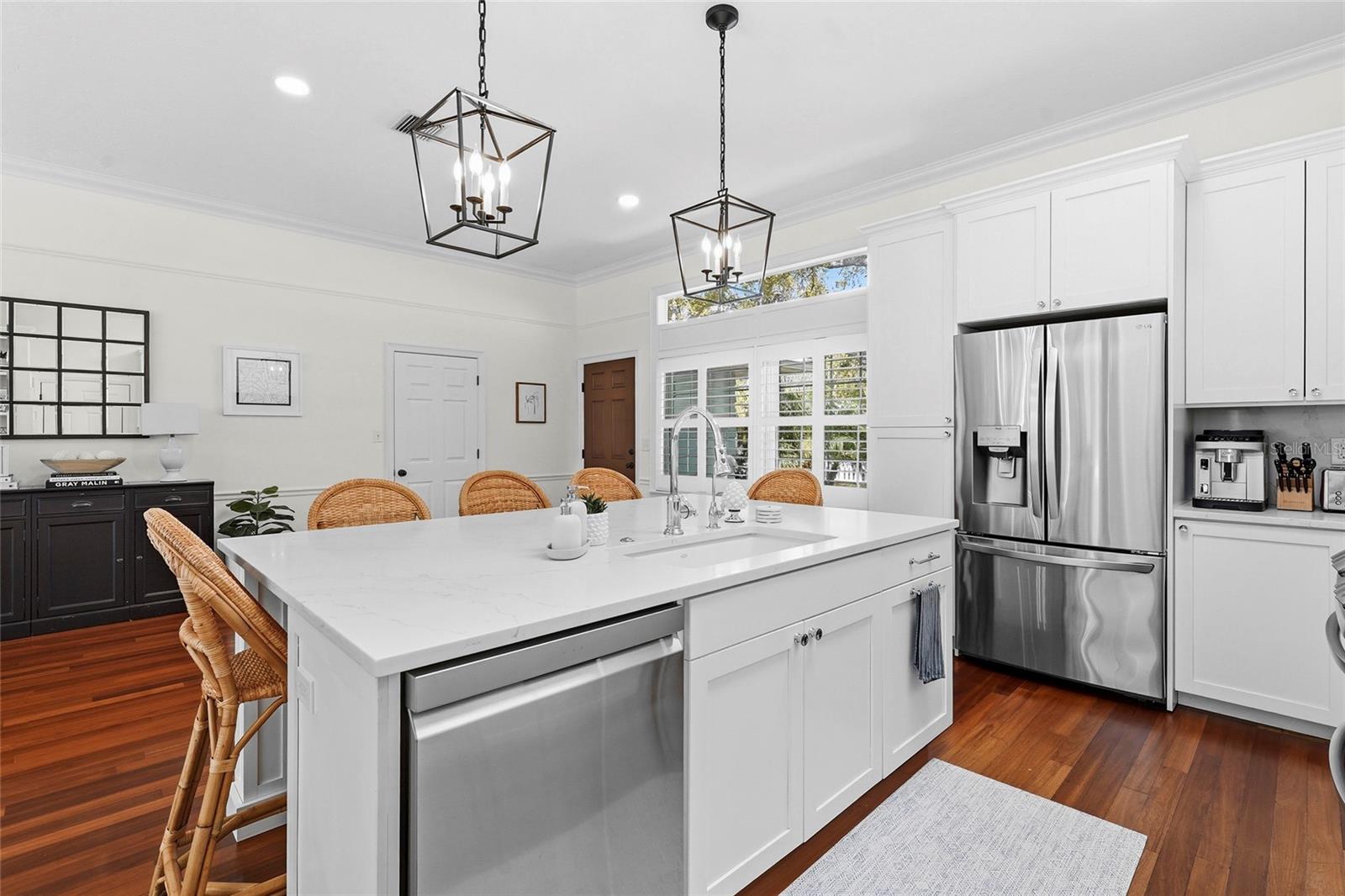 Listing photo id 18 for 1920 Wisteria Street