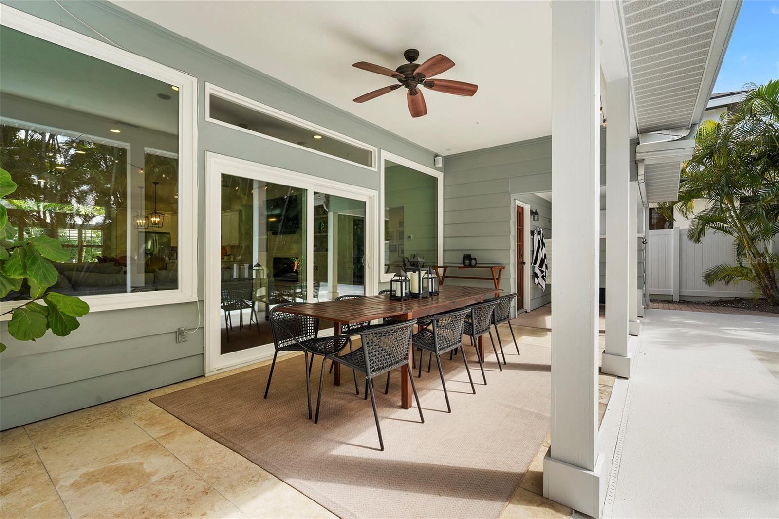 Listing photo id 34 for 1920 Wisteria Street