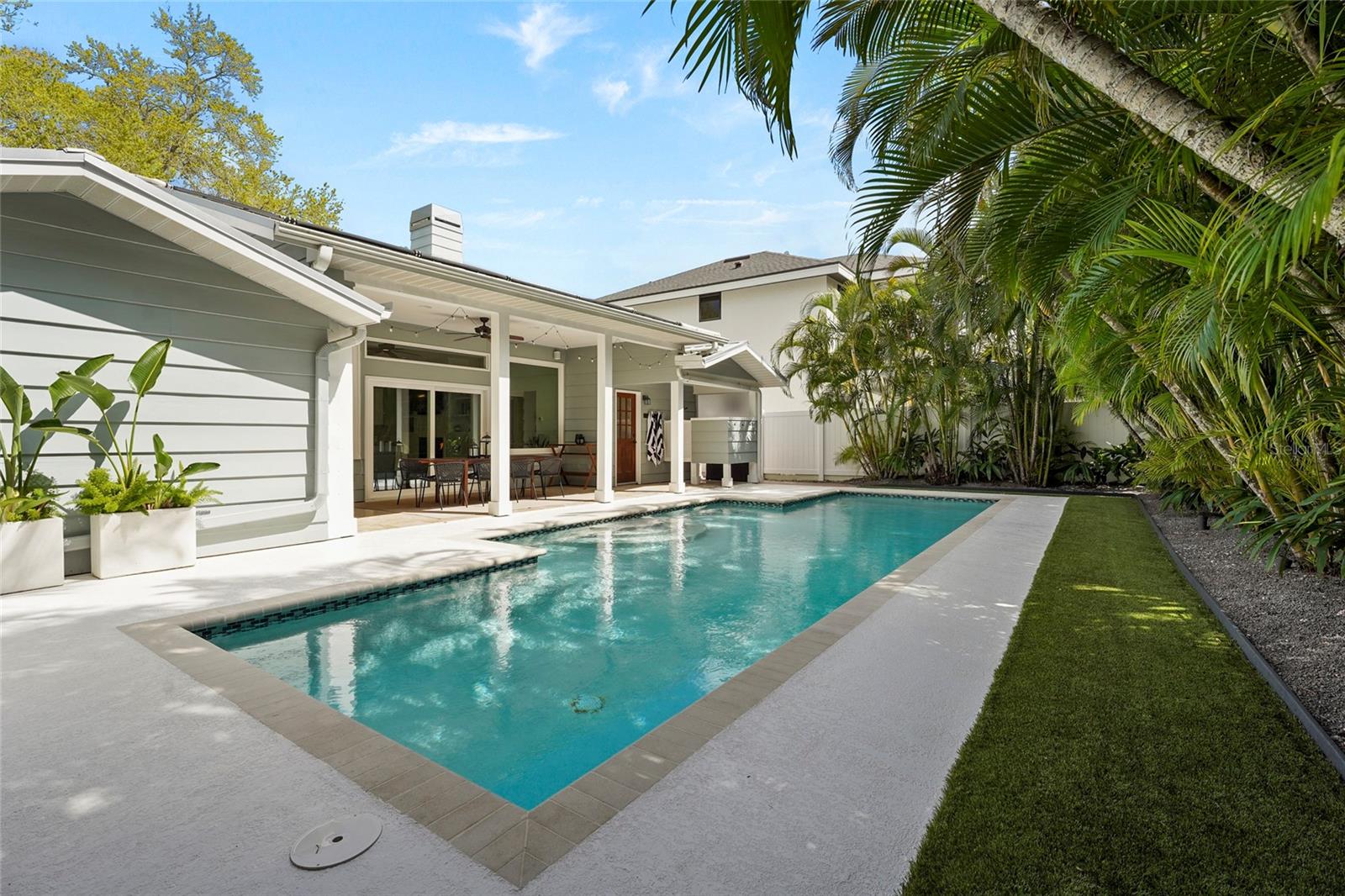 Listing photo id 36 for 1920 Wisteria Street