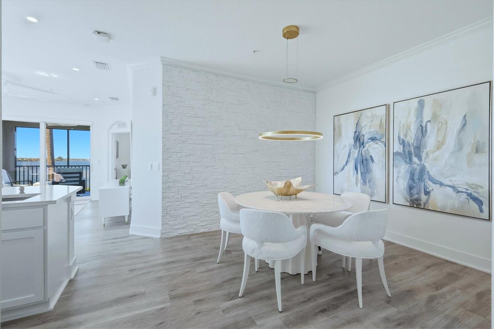 Image 12 of 54 For 850 Tidewater Shores Loop 301