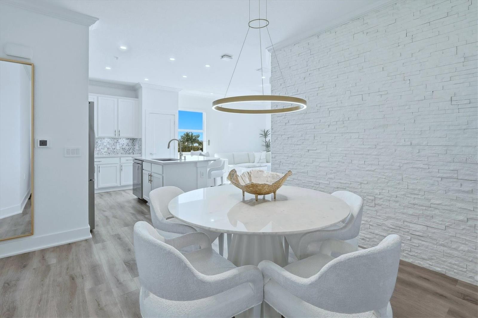 Image 13 of 54 For 850 Tidewater Shores Loop 301