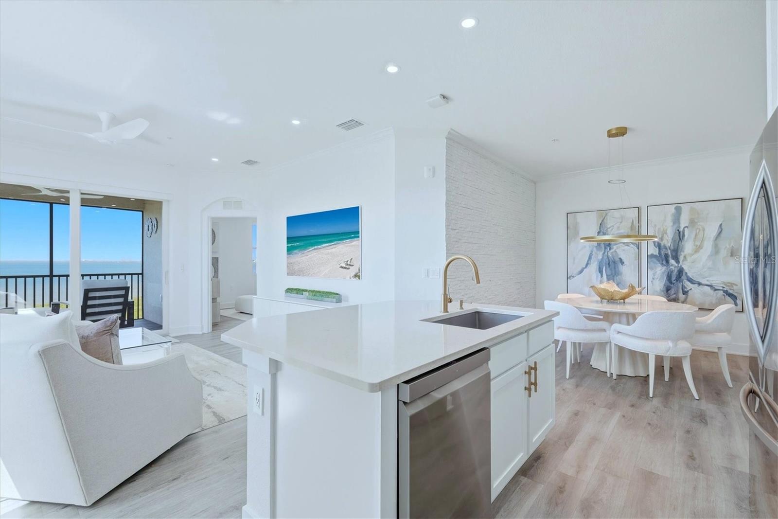 Image 16 of 54 For 850 Tidewater Shores Loop 301