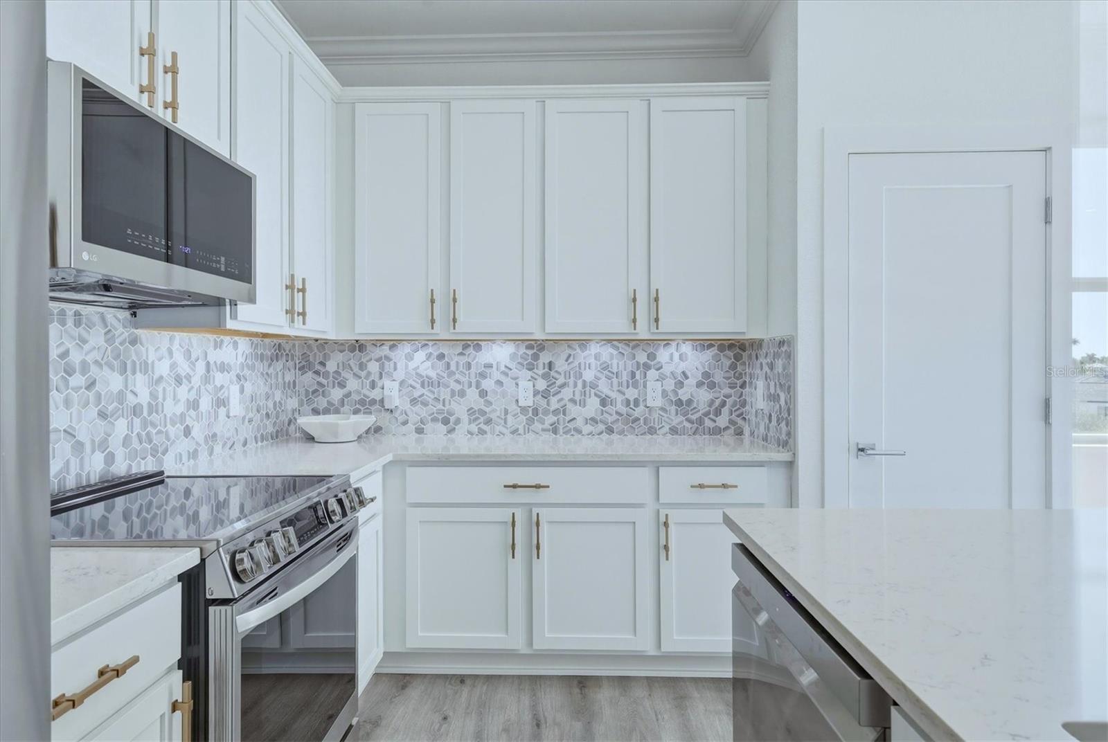 Image 19 of 54 For 850 Tidewater Shores Loop 301