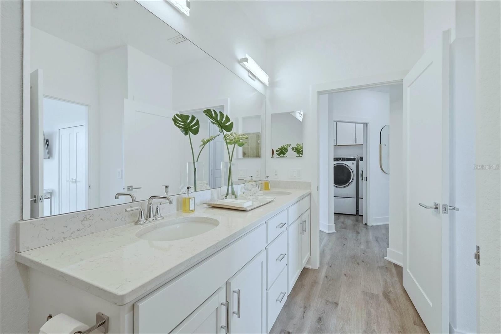 Image 22 of 54 For 850 Tidewater Shores Loop 301