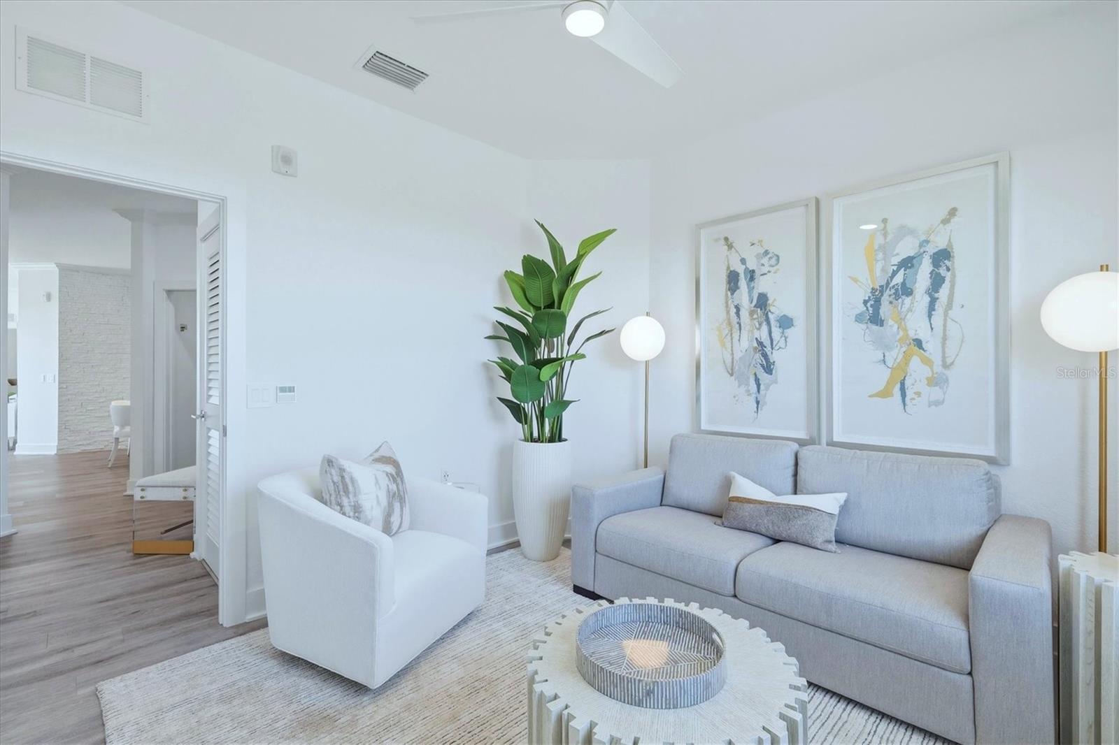 Image 25 of 54 For 850 Tidewater Shores Loop 301