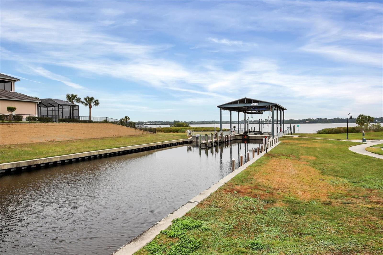 Image 42 of 54 For 850 Tidewater Shores Loop 301