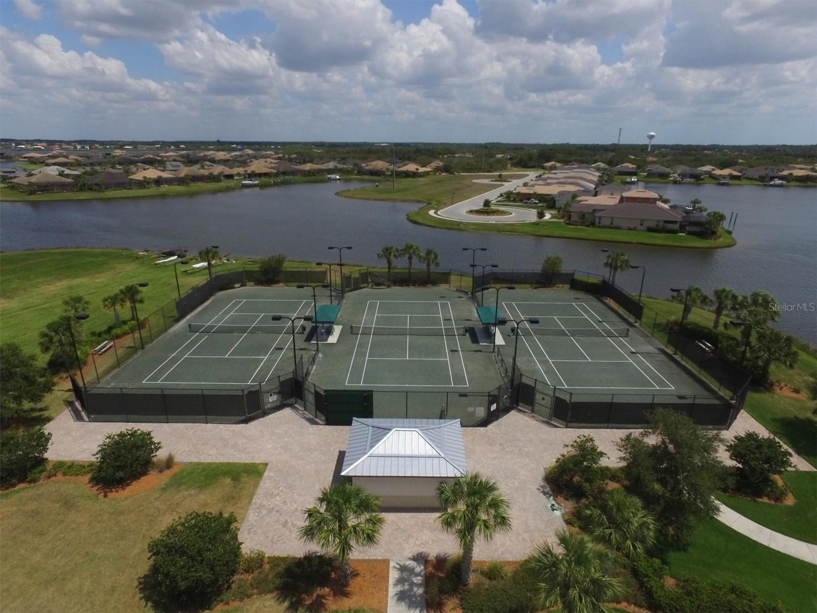 Image 45 of 54 For 850 Tidewater Shores Loop 301