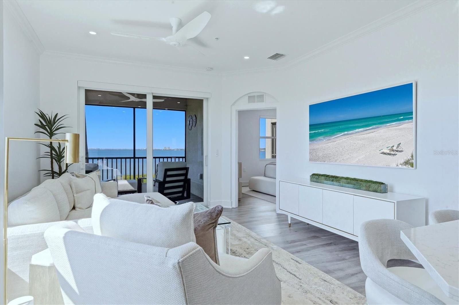 Image 5 of 54 For 850 Tidewater Shores Loop 301