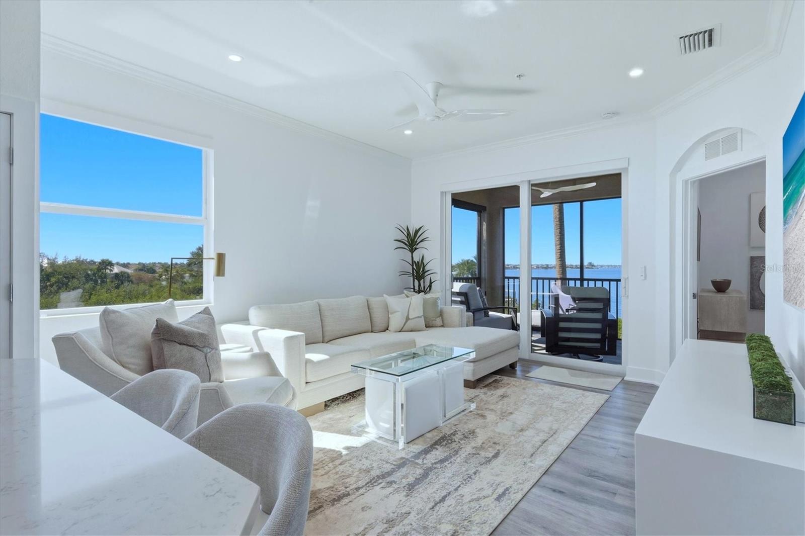 Image 9 of 54 For 850 Tidewater Shores Loop 301