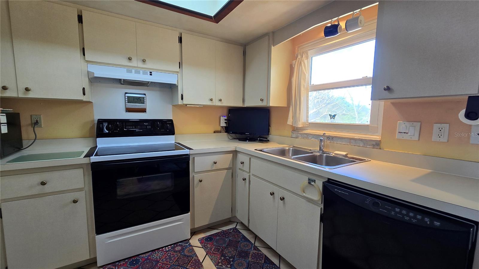 Image 6 of 14 For 4628 Ashberry Drive