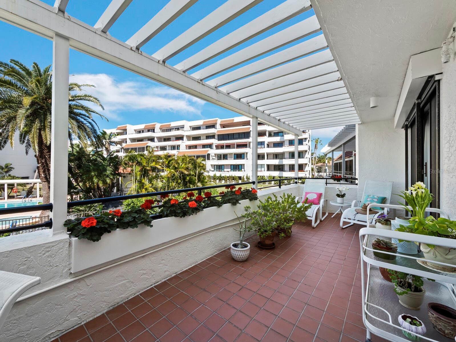 Image 15 of 65 For 1445 Gulf Of Mexico Drive 103