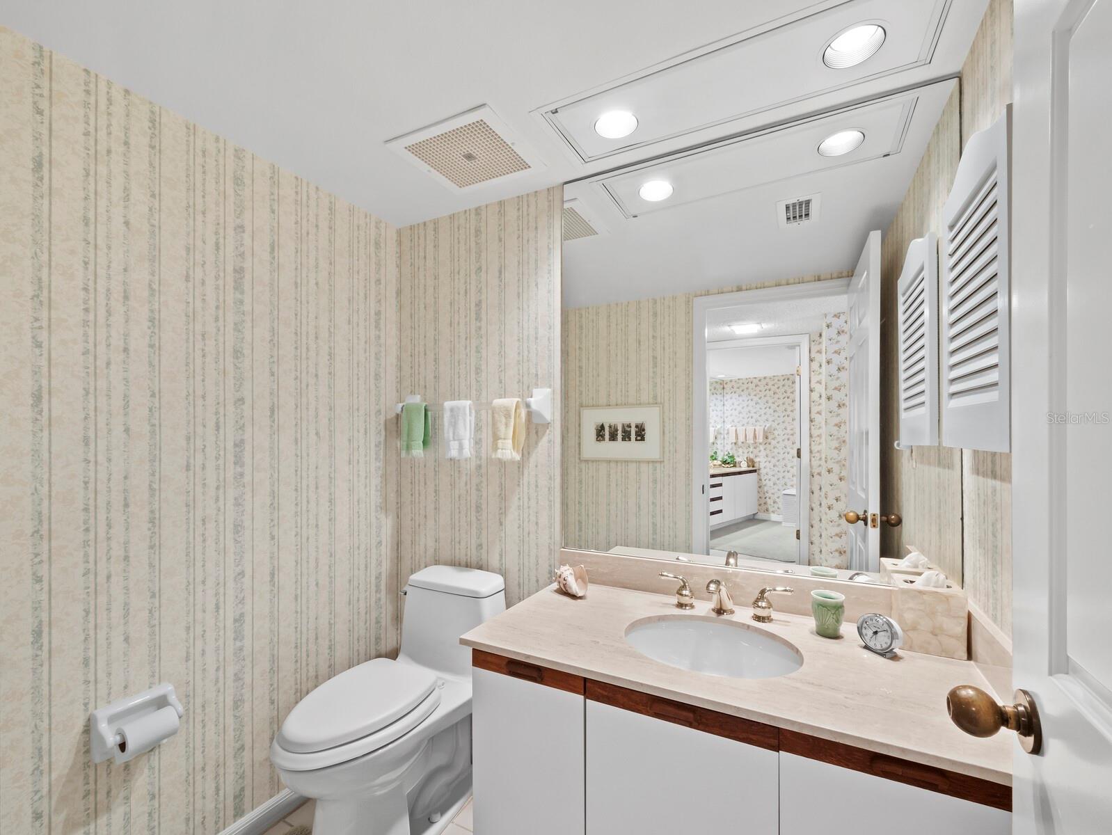 Image 28 of 65 For 1445 Gulf Of Mexico Drive 103