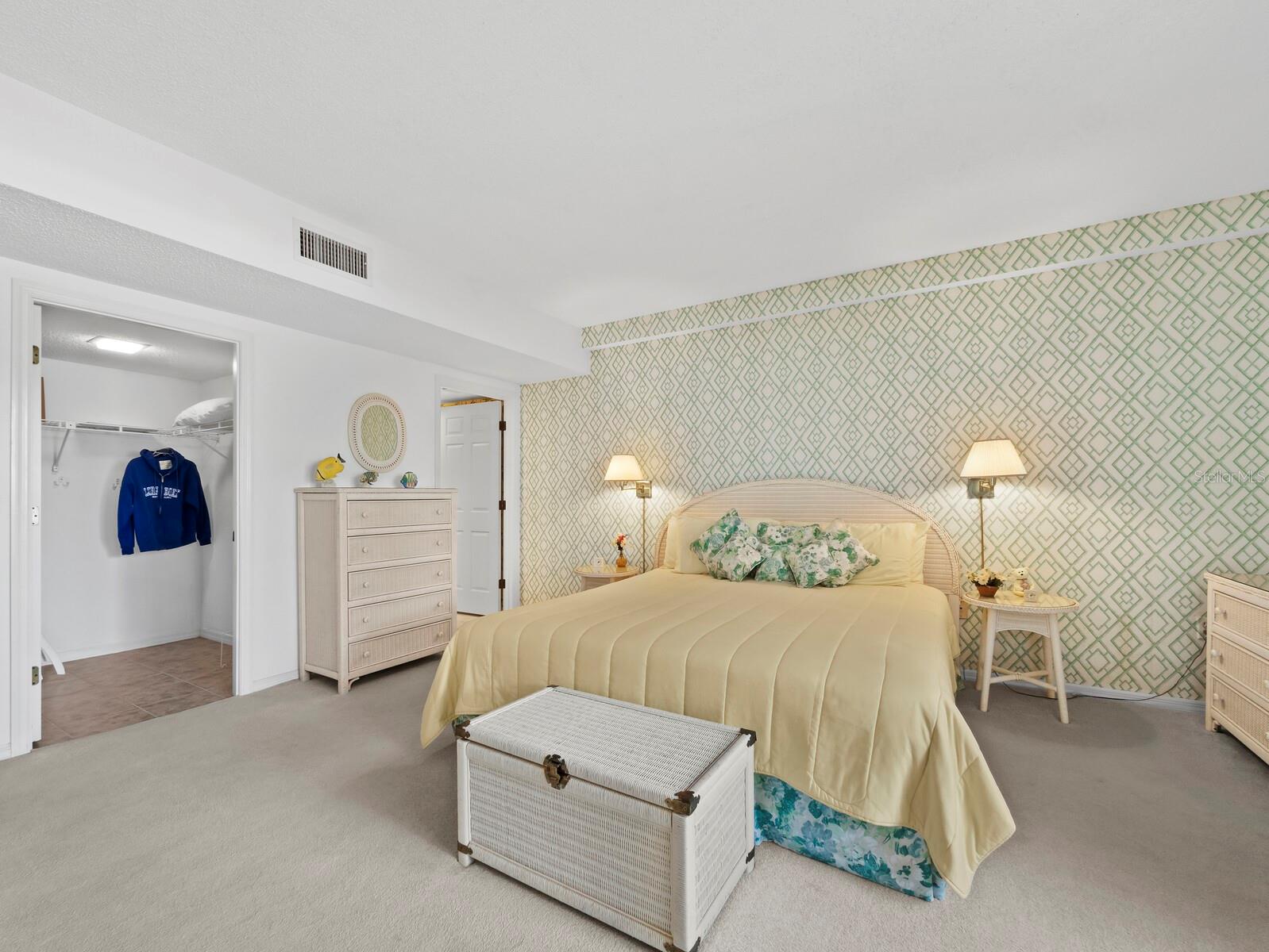 Image 33 of 65 For 1445 Gulf Of Mexico Drive 103