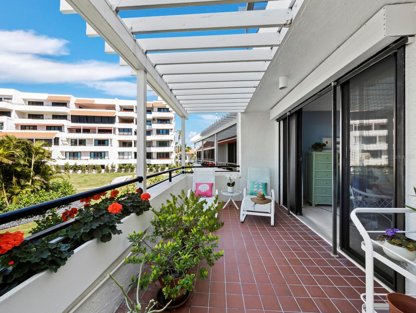 Image 35 of 65 For 1445 Gulf Of Mexico Drive 103