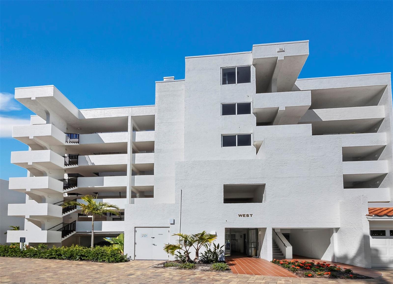 Image 39 of 65 For 1445 Gulf Of Mexico Drive 103