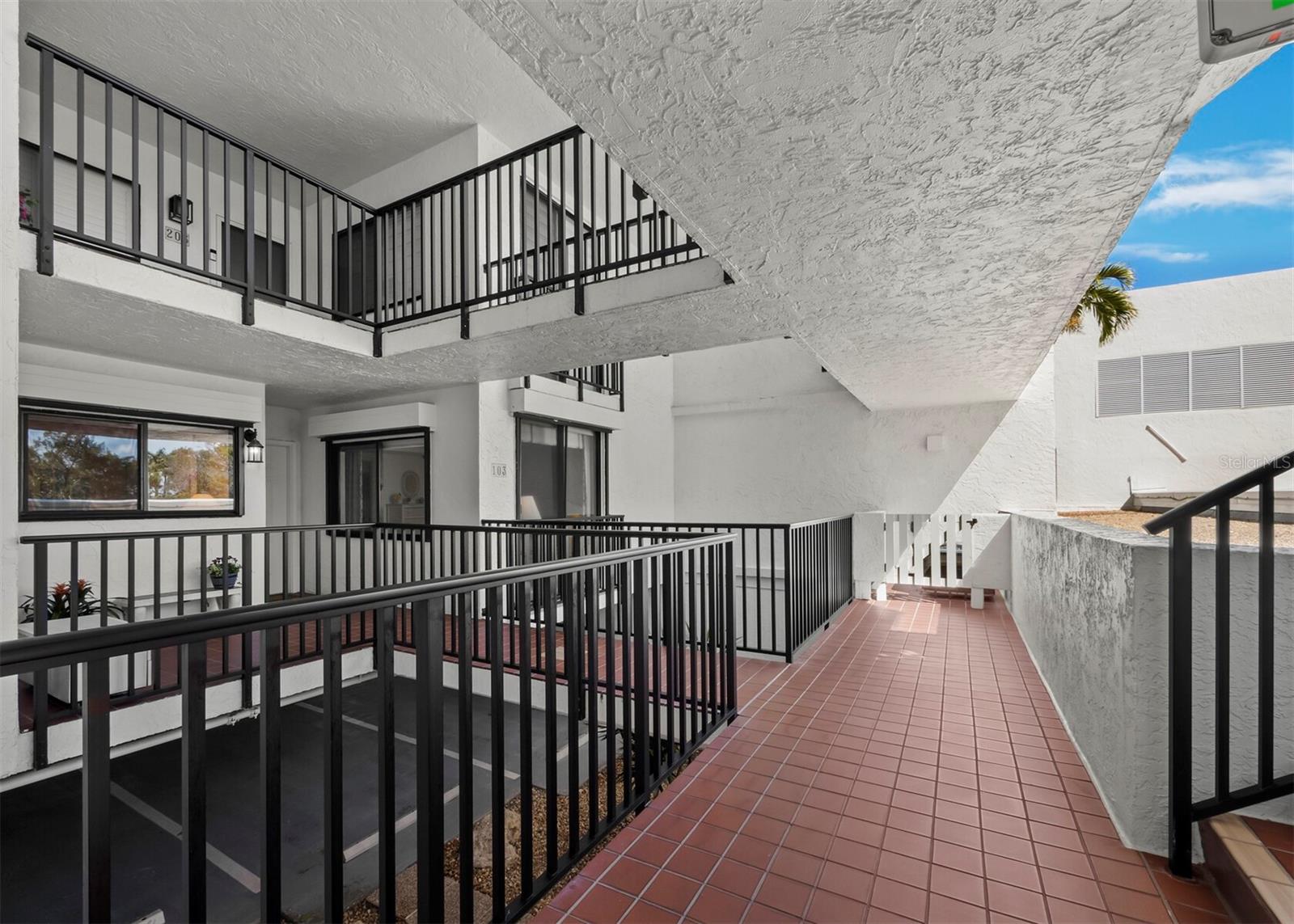 Image 4 of 65 For 1445 Gulf Of Mexico Drive 103