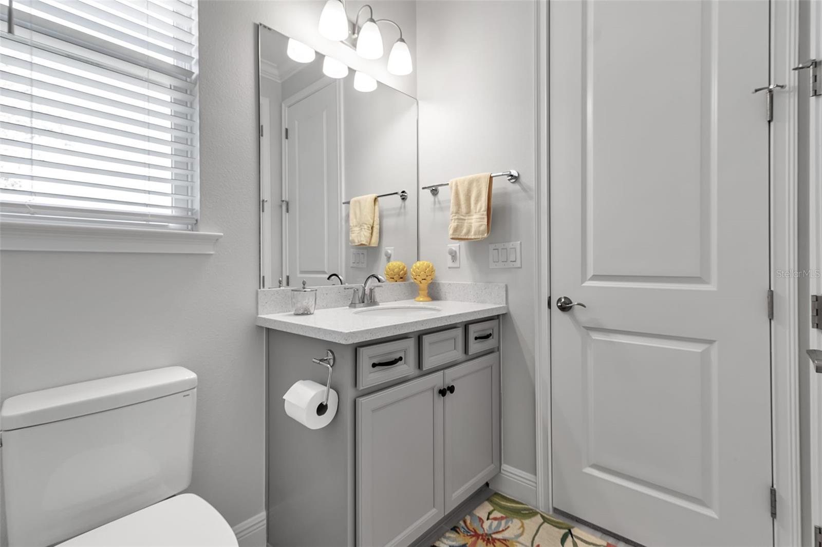 Image 18 of 49 For 5649 Long Shore Loop