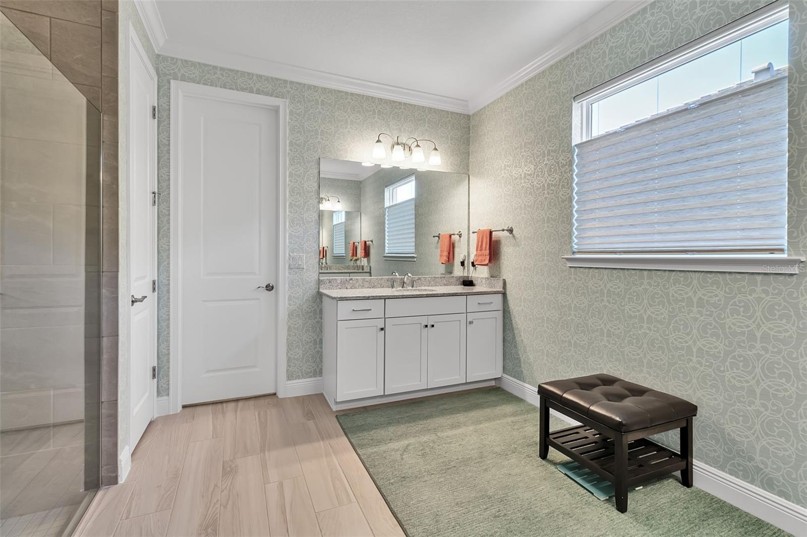 Image 21 of 49 For 5649 Long Shore Loop