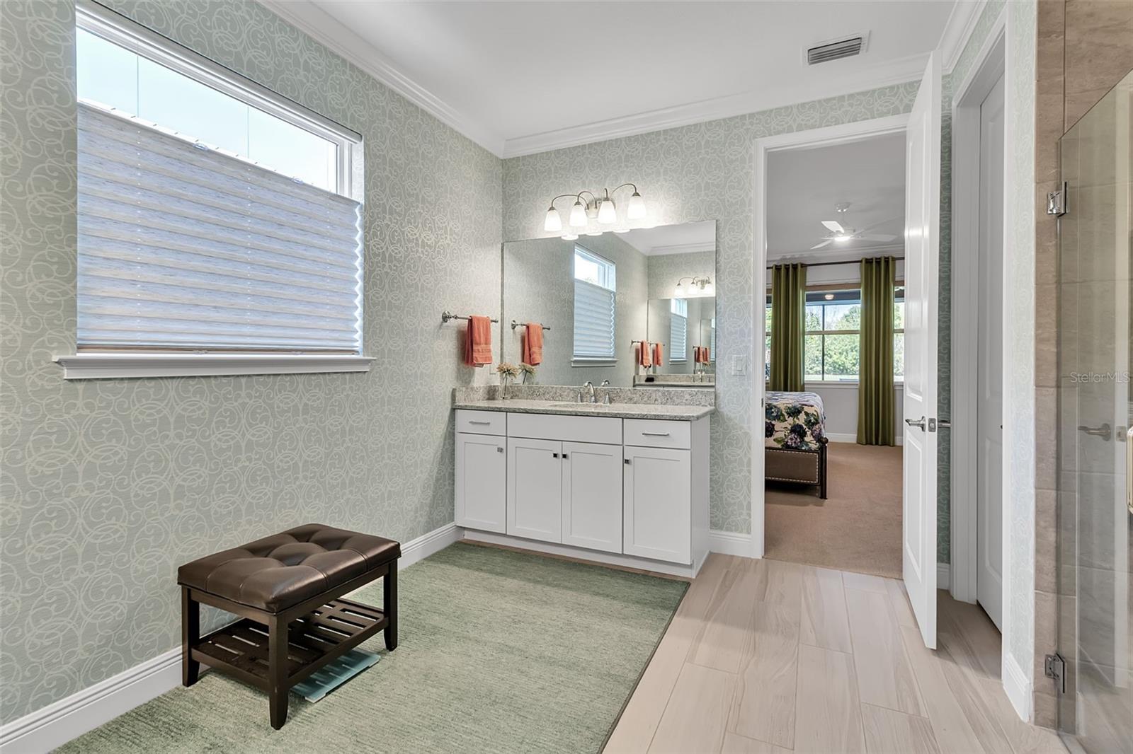 Image 22 of 49 For 5649 Long Shore Loop