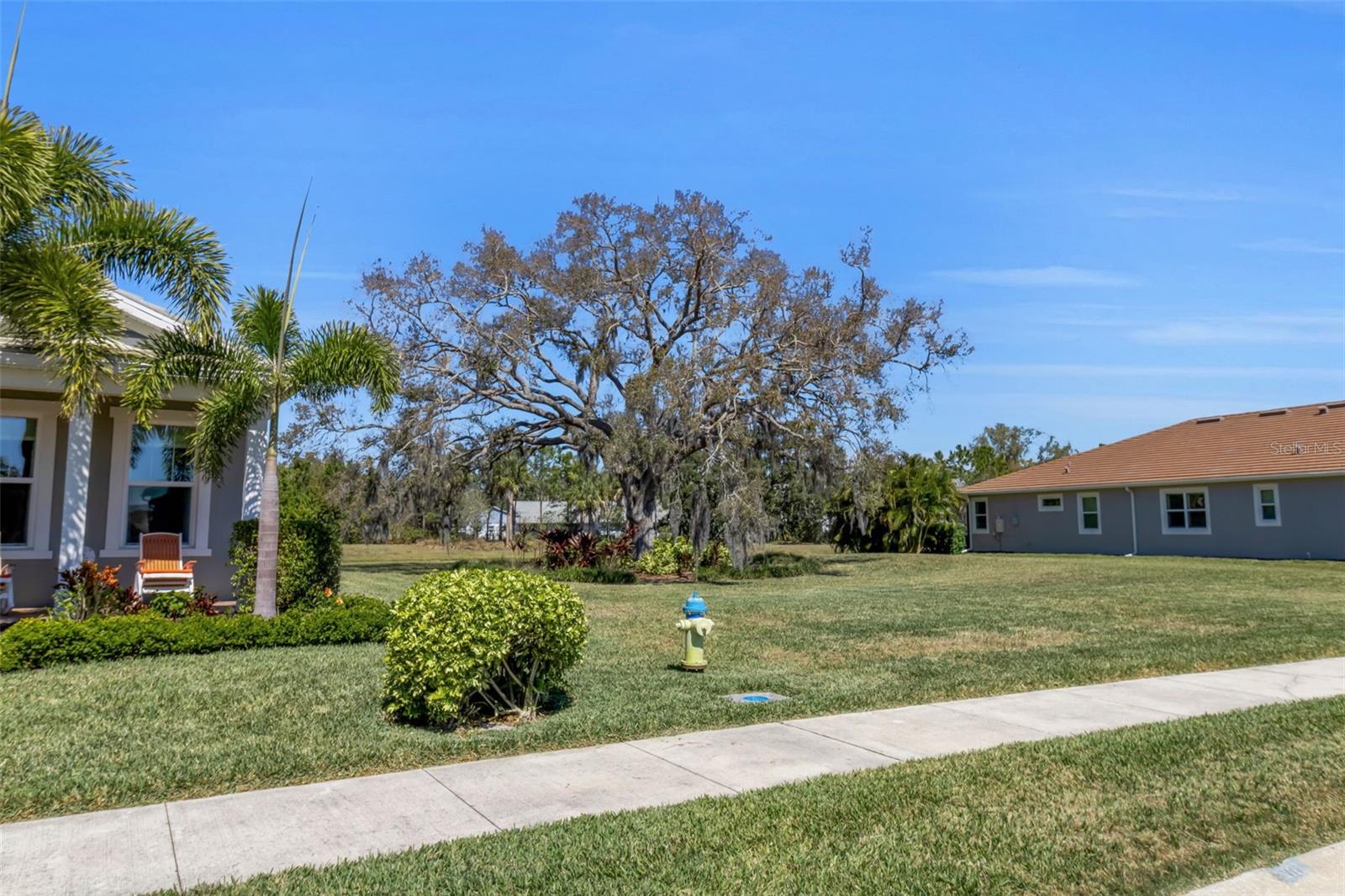 Image 31 of 49 For 5649 Long Shore Loop