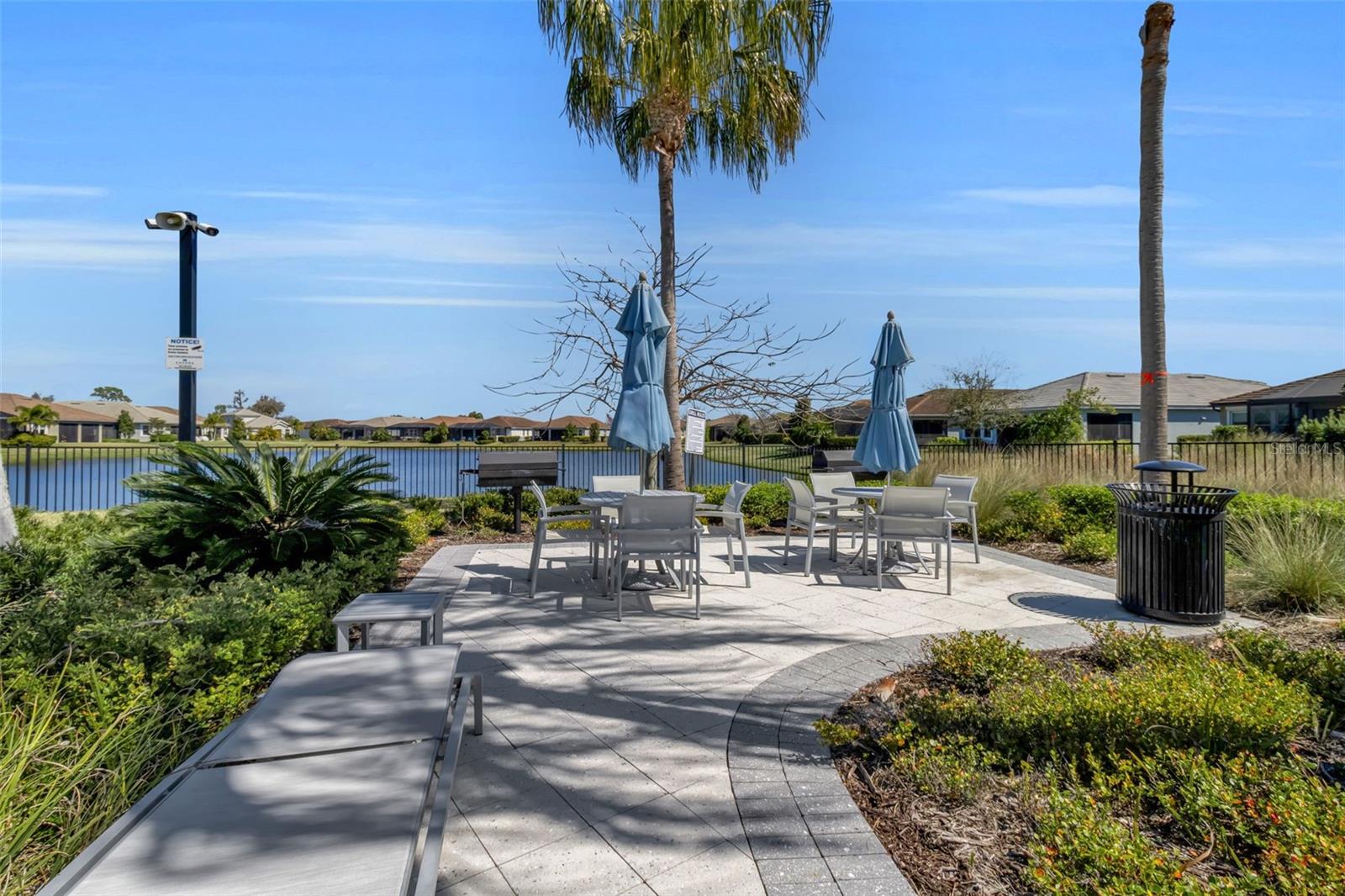 Image 37 of 49 For 5649 Long Shore Loop