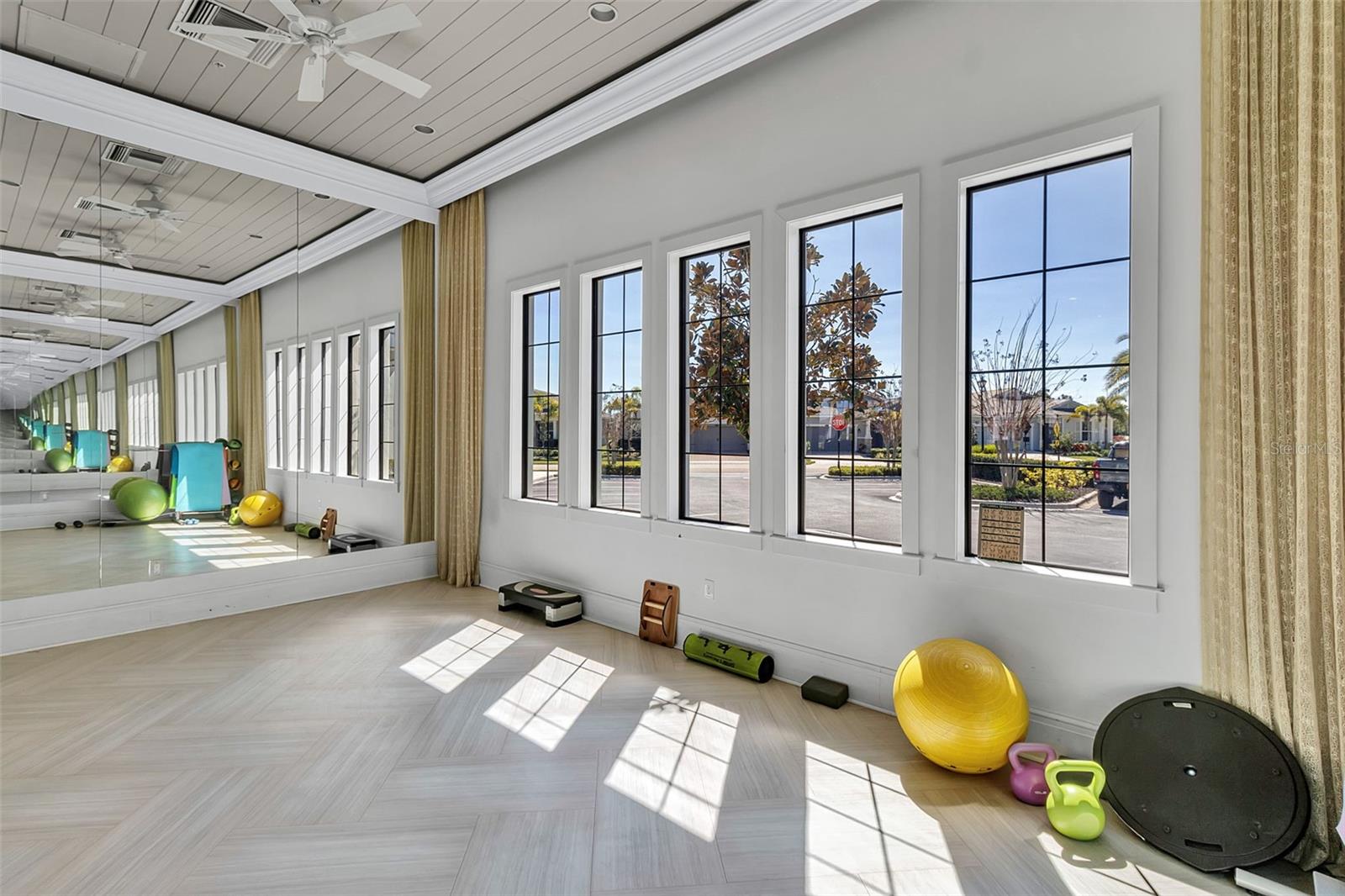 Image 46 of 49 For 5649 Long Shore Loop