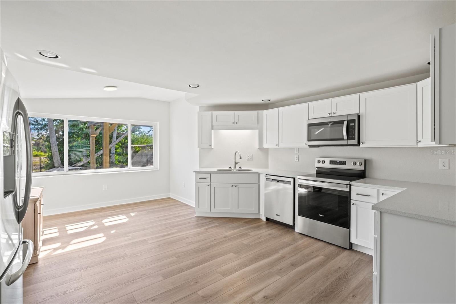 Image 12 of 69 For 612 Frances Street