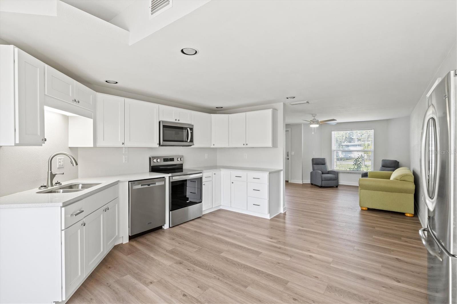 Image 13 of 69 For 612 Frances Street