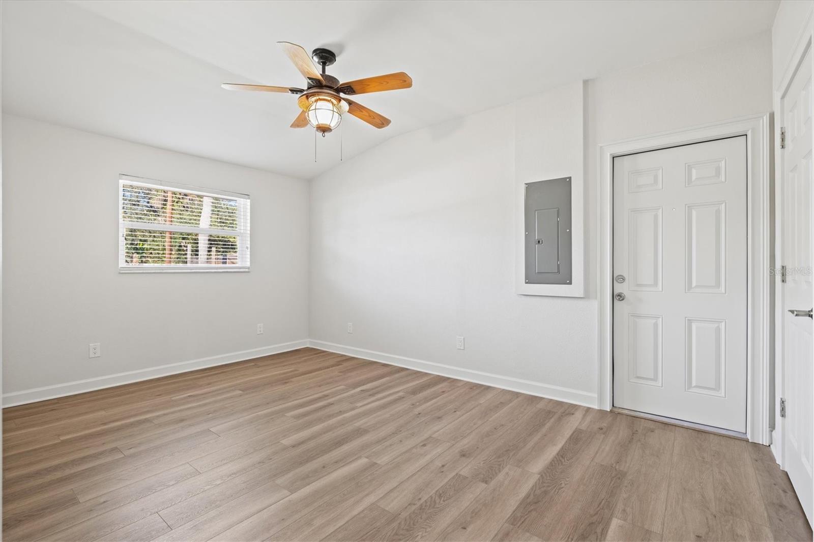 Image 20 of 69 For 612 Frances Street