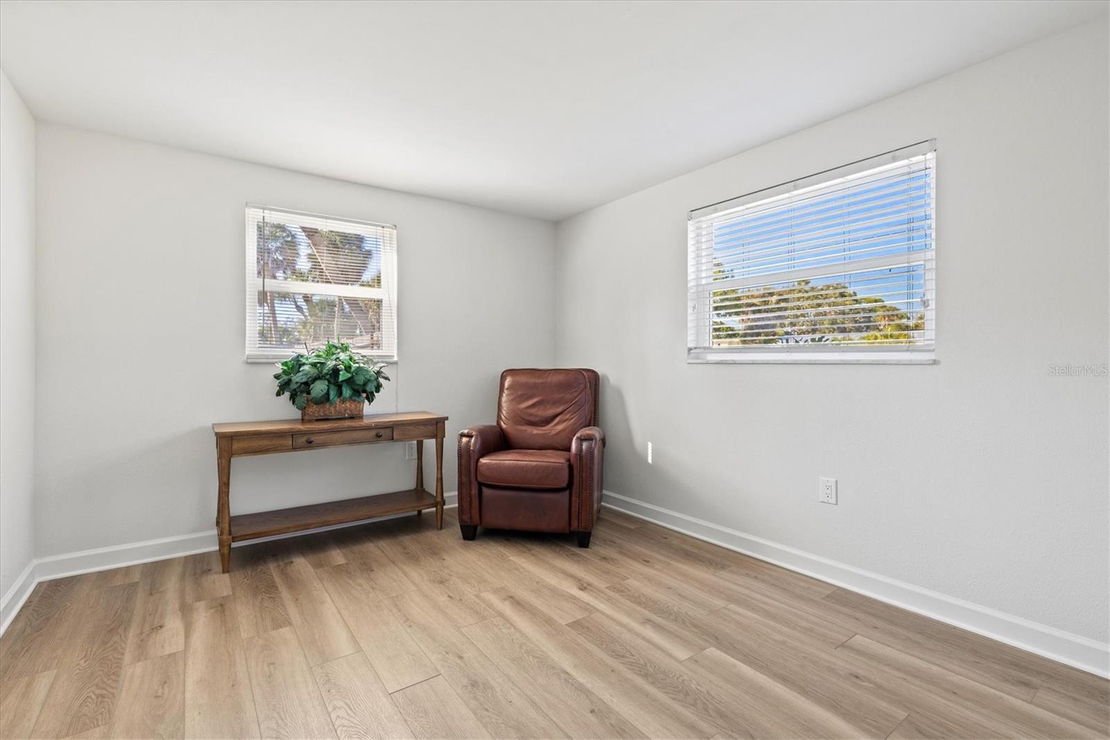 Image 24 of 69 For 612 Frances Street