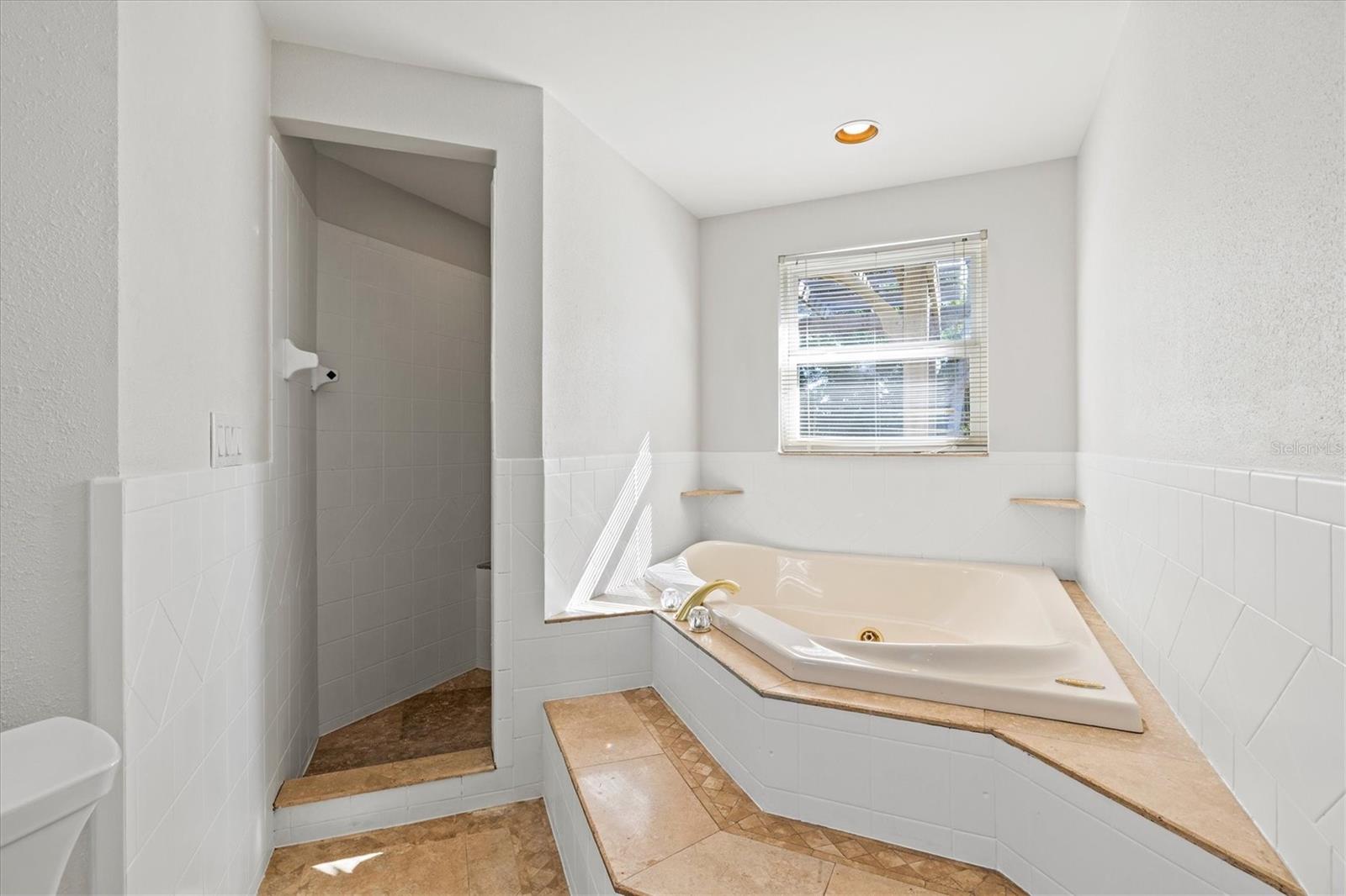 Image 27 of 69 For 612 Frances Street