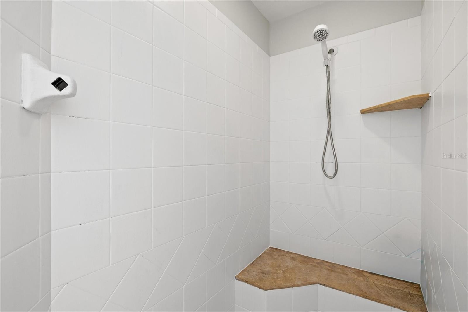 Image 28 of 69 For 612 Frances Street