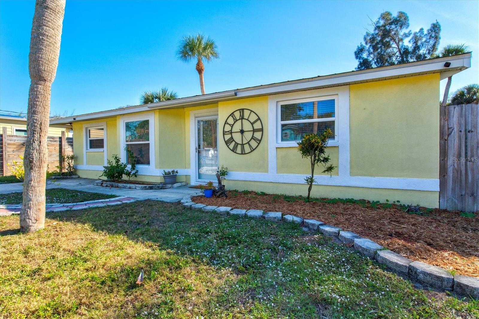 Image 3 of 69 For 612 Frances Street