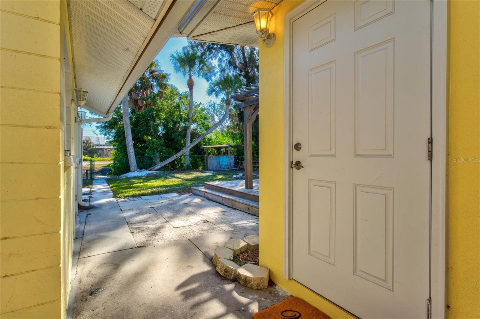 Image 33 of 69 For 612 Frances Street