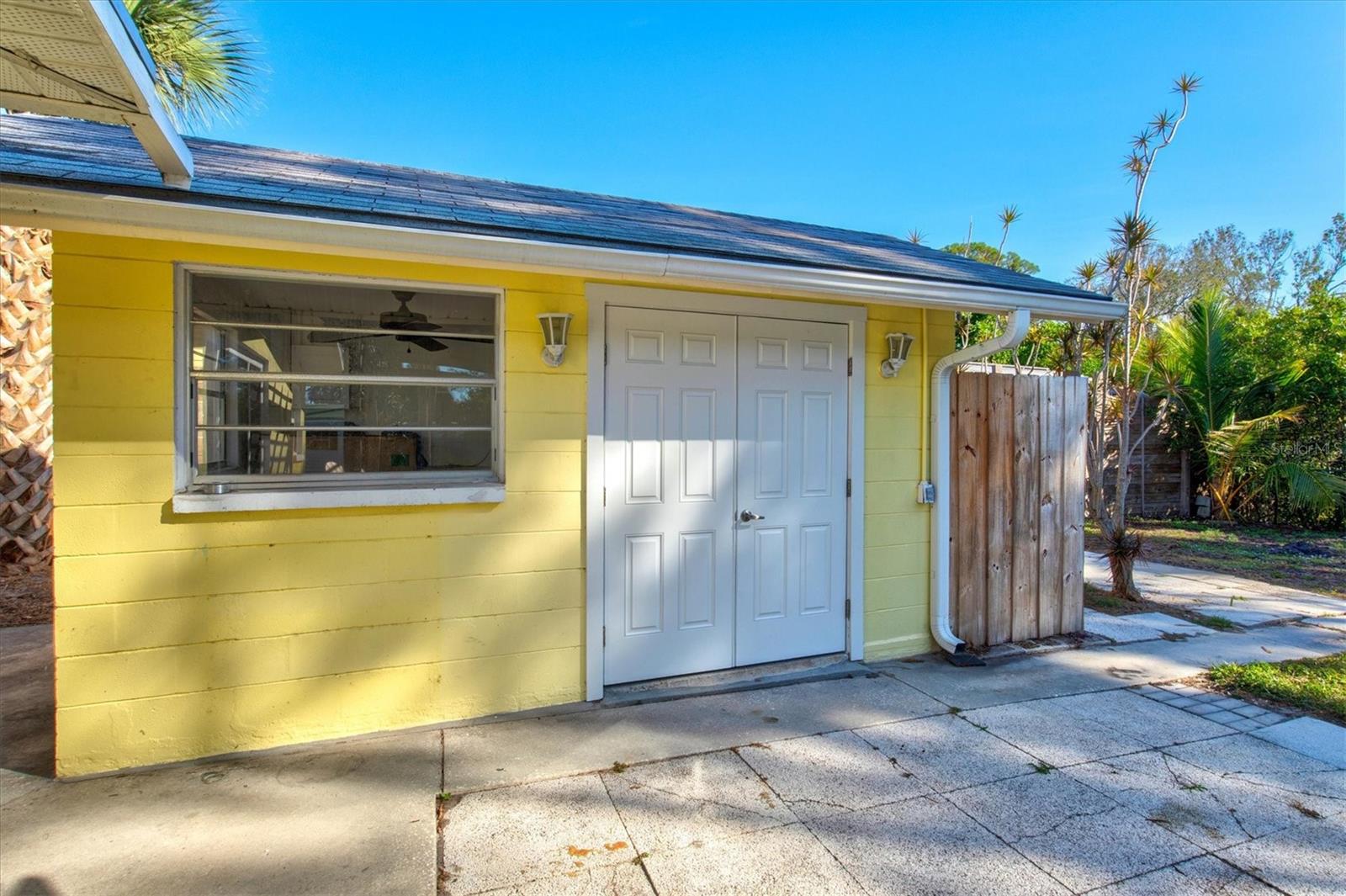 Image 38 of 69 For 612 Frances Street