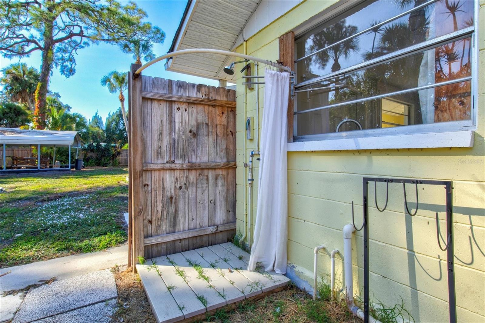 Image 42 of 69 For 612 Frances Street