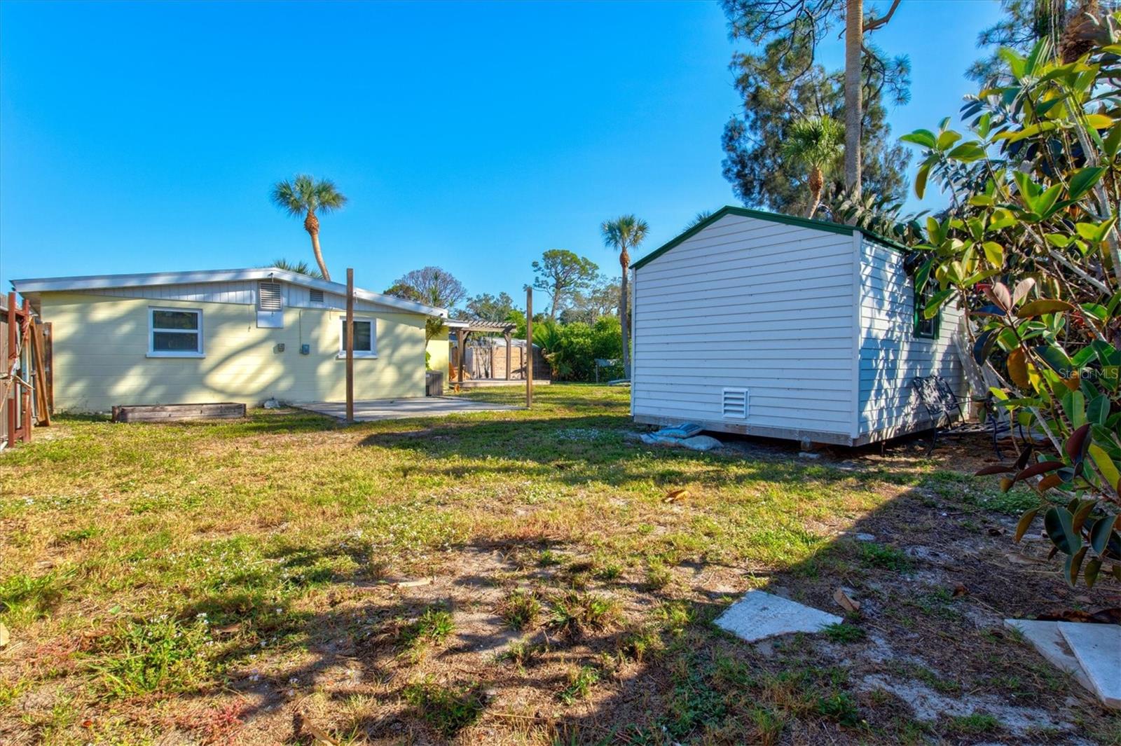 Image 44 of 69 For 612 Frances Street