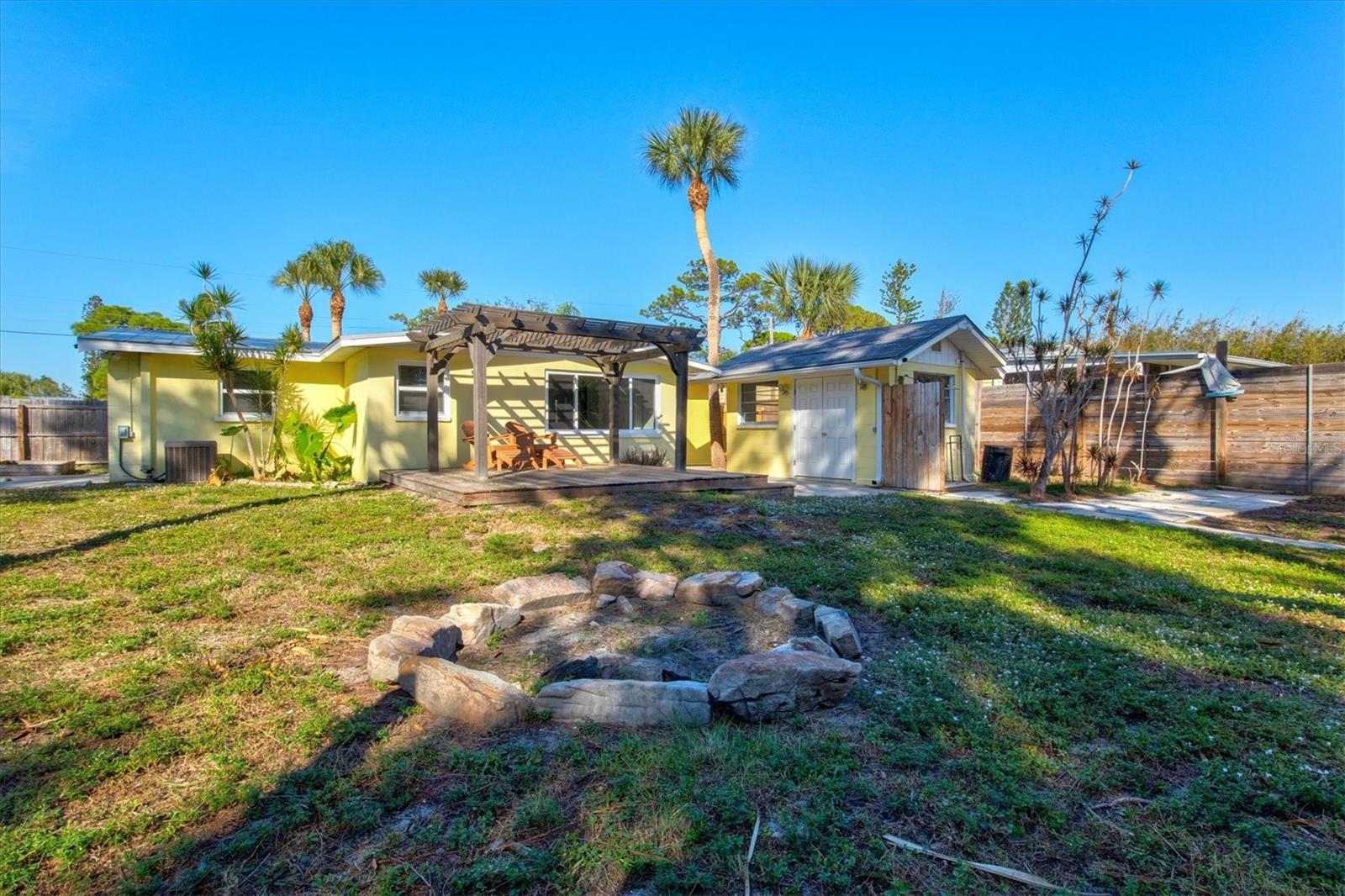 Image 51 of 69 For 612 Frances Street