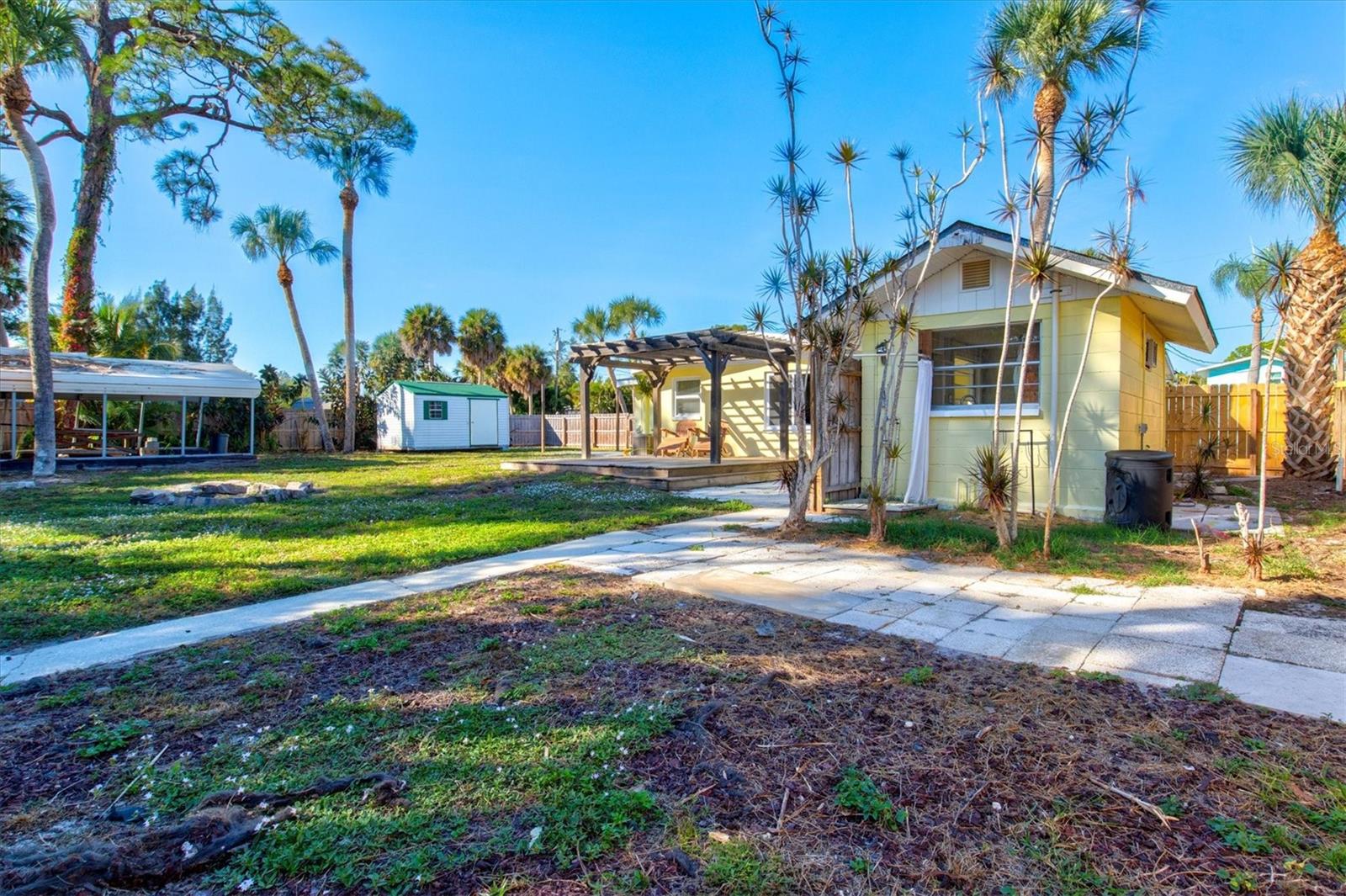 Image 52 of 69 For 612 Frances Street