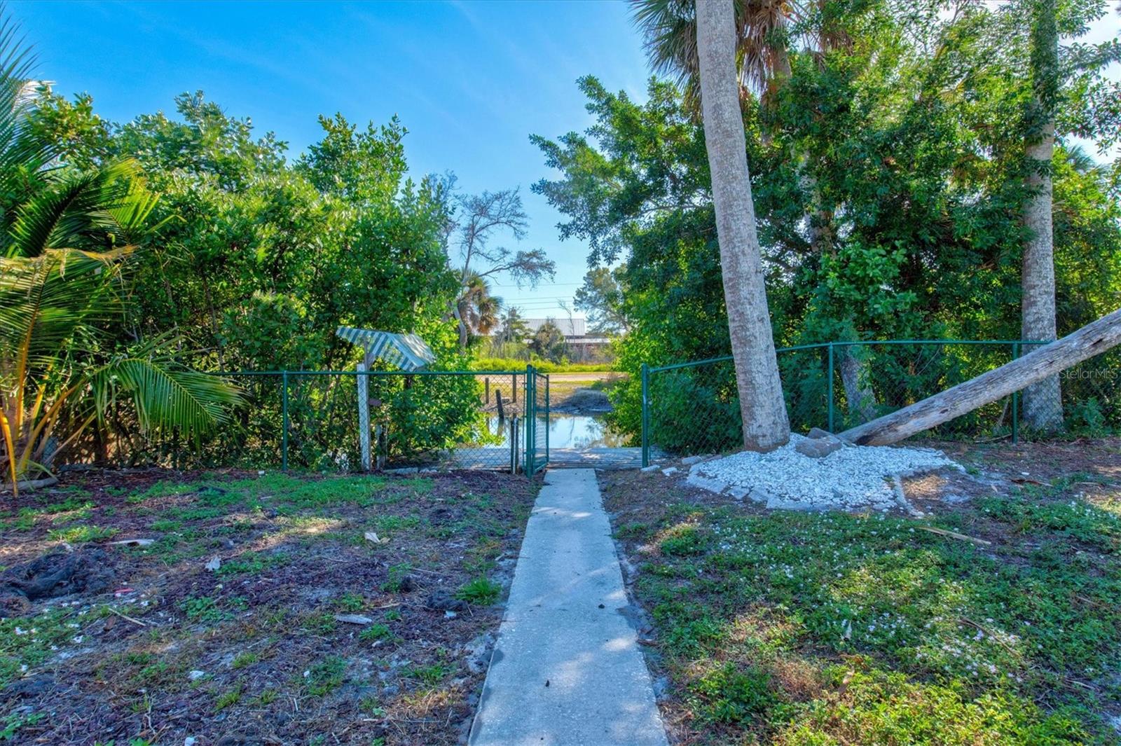 Image 53 of 69 For 612 Frances Street