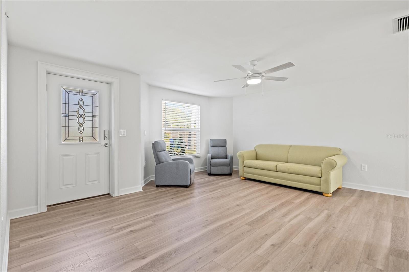 Image 6 of 69 For 612 Frances Street