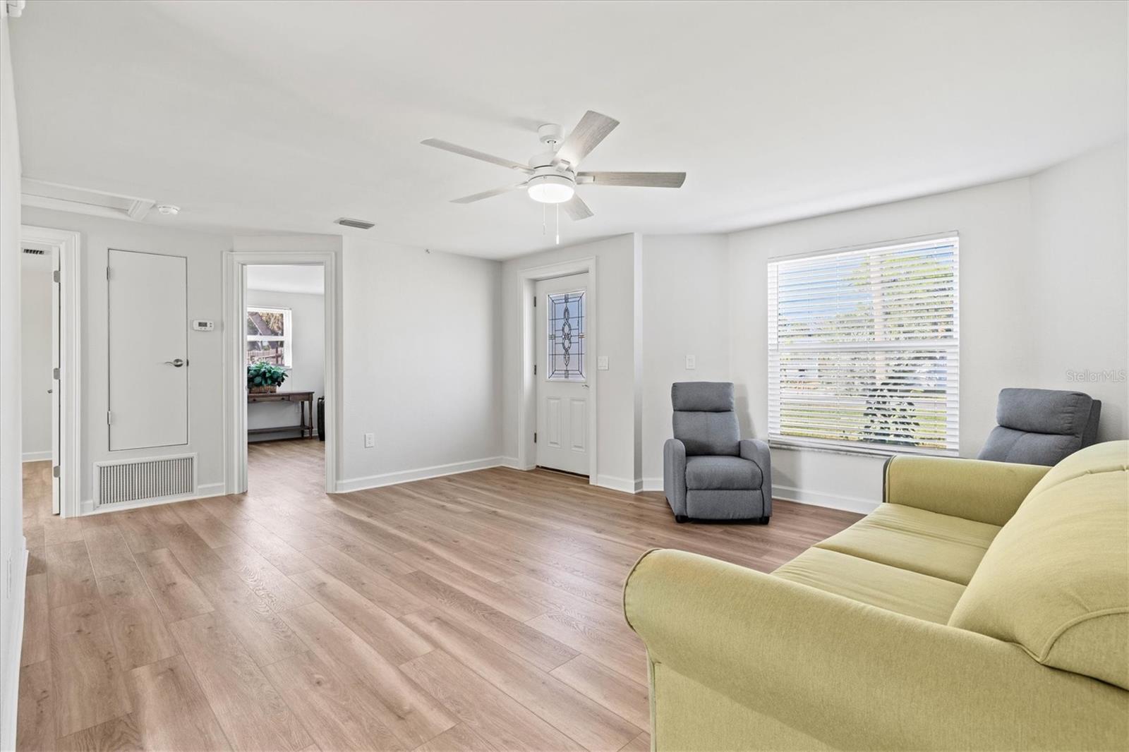 Image 7 of 69 For 612 Frances Street