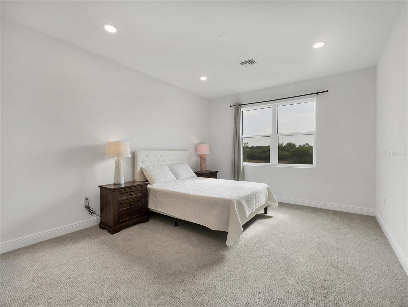 Image 11 of 40 For 1027 Waterline Court