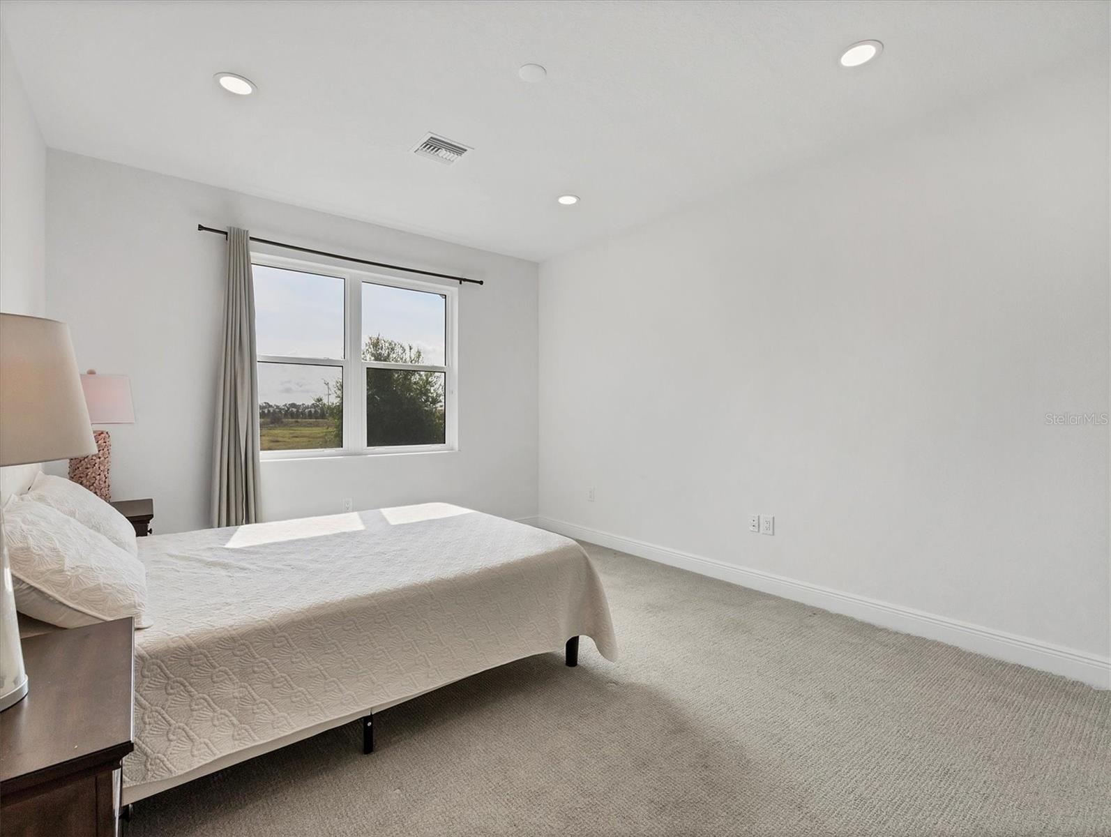 Image 12 of 40 For 1027 Waterline Court