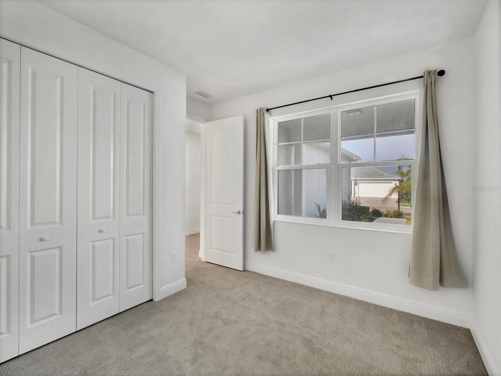 Image 16 of 40 For 1027 Waterline Court