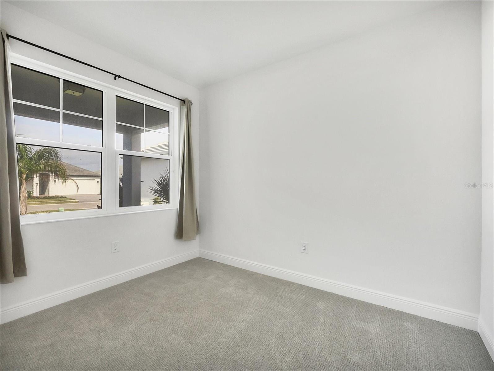 Image 17 of 40 For 1027 Waterline Court