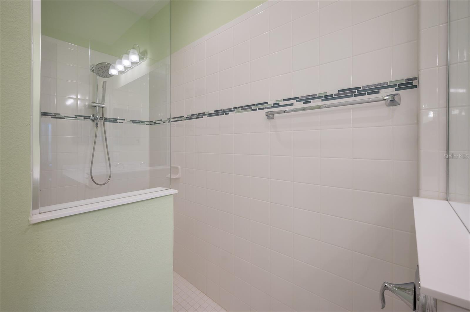 Image 17 of 32 For 2726 Sapphire Blue Lane