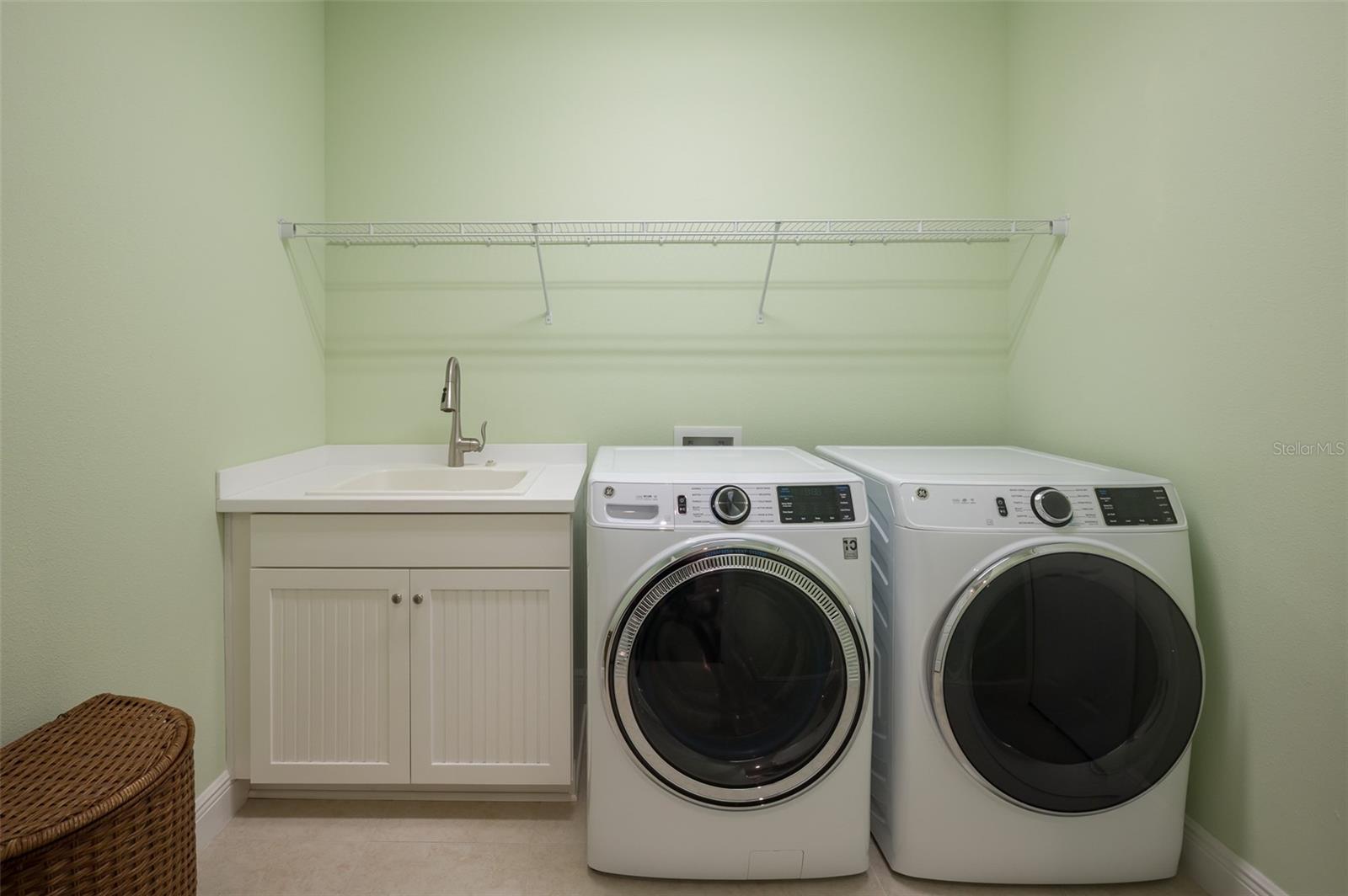 Image 21 of 32 For 2726 Sapphire Blue Lane